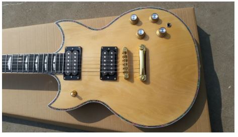 Guitare électrique en bois naturel
