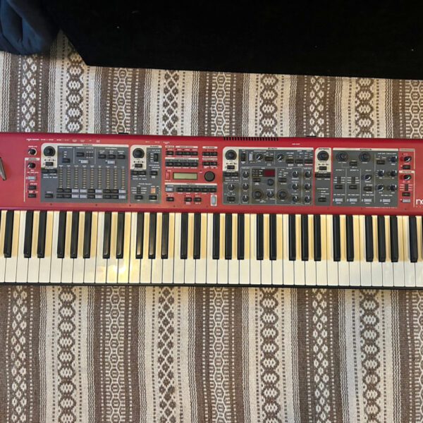 Nord Stage 2 HA76 w/ gig bag