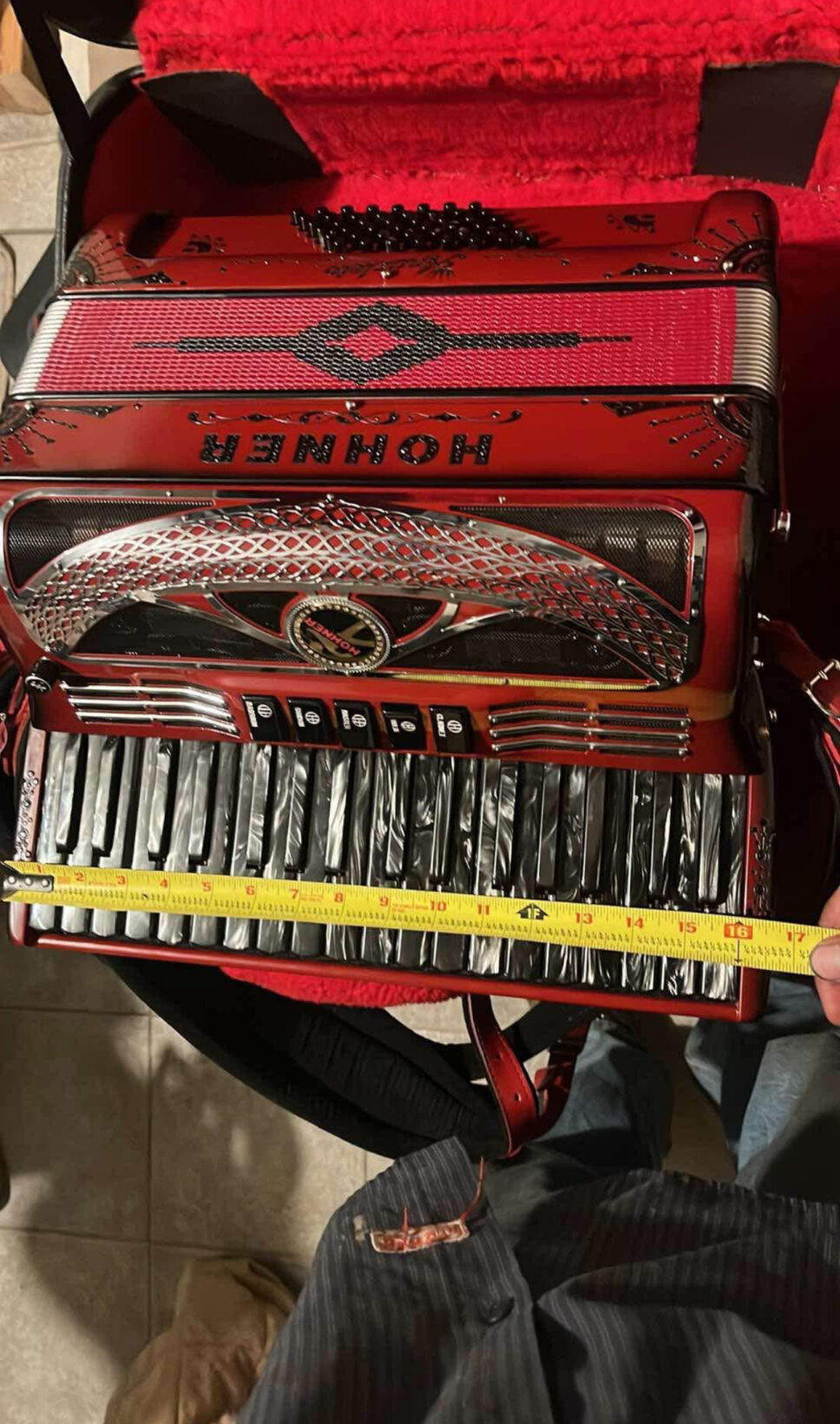 Hohner anacleto 34 teclas 48 bajos con Harmonik Installado
