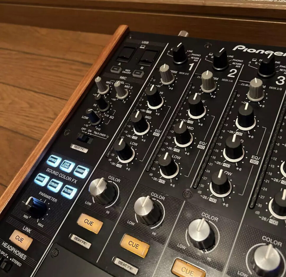 Pioneer DJM-900NXS2 Professional DJ Mixer 4 Channels Color B