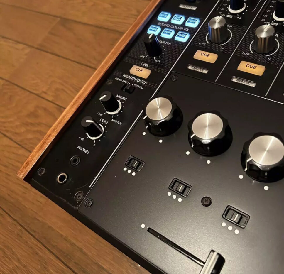 Pioneer DJM-900NXS2 Professional DJ Mixer 4 Channels Color B