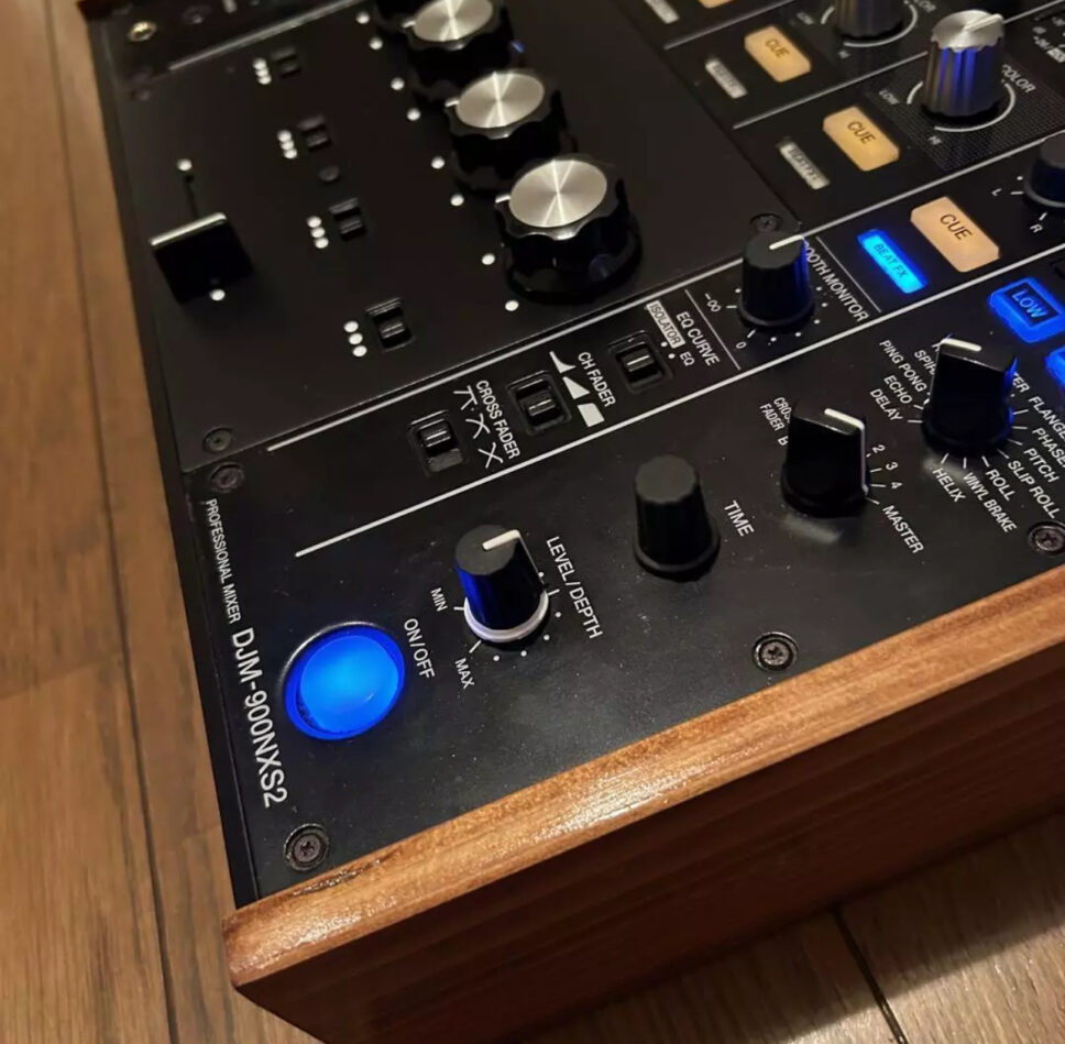Pioneer DJM-900NXS2 Professional DJ Mixer 4 Channels Color B