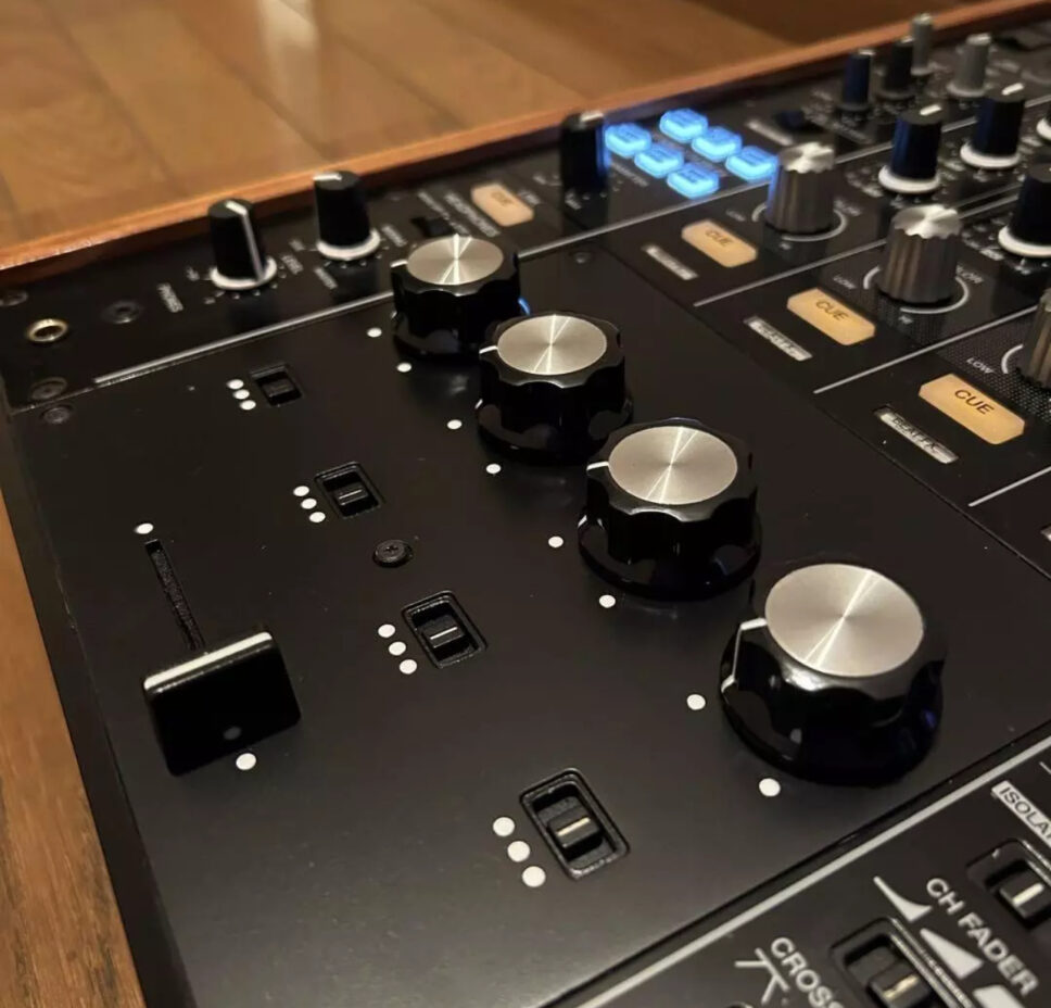 Pioneer DJM-900NXS2 Professional DJ Mixer 4 Channels Color B