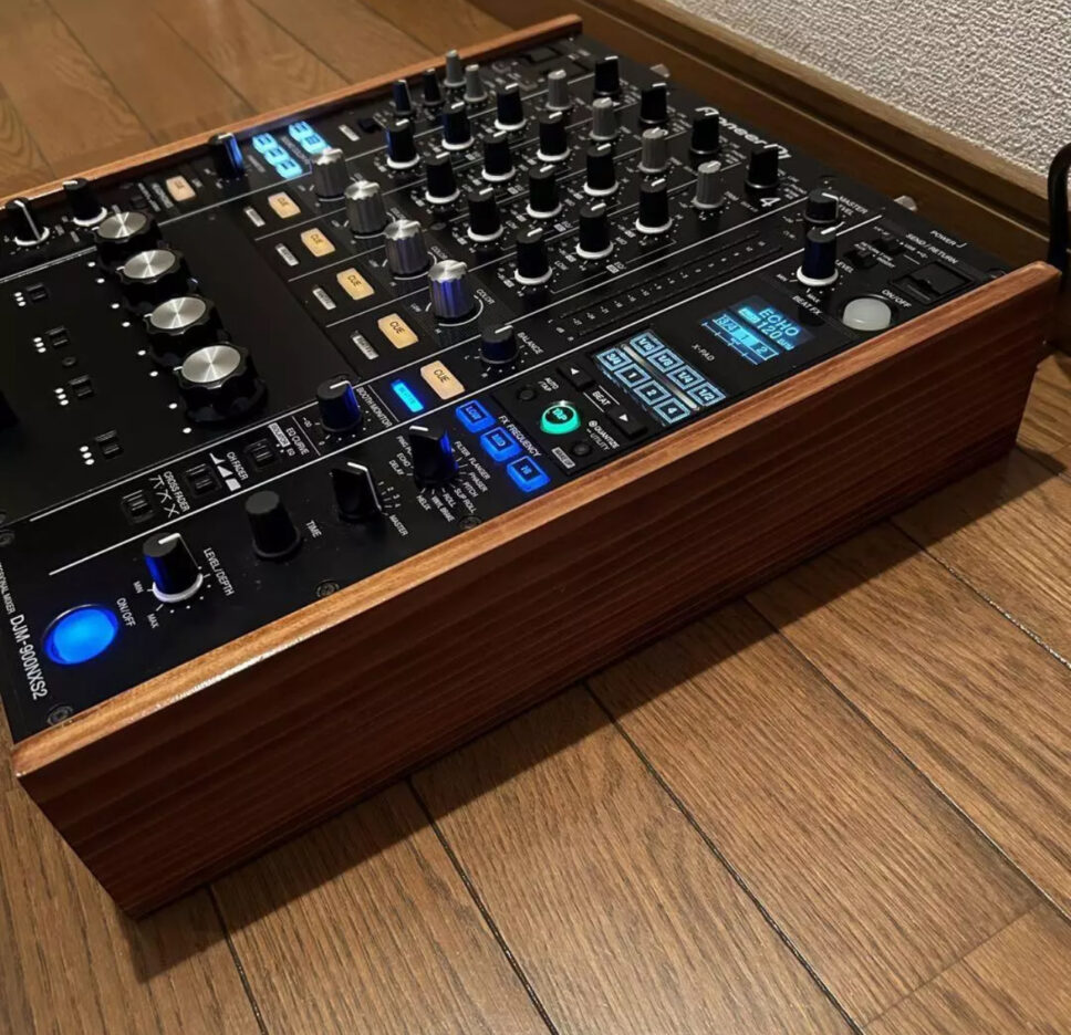Pioneer DJM-900NXS2 Professional DJ Mixer 4 Channels Color B