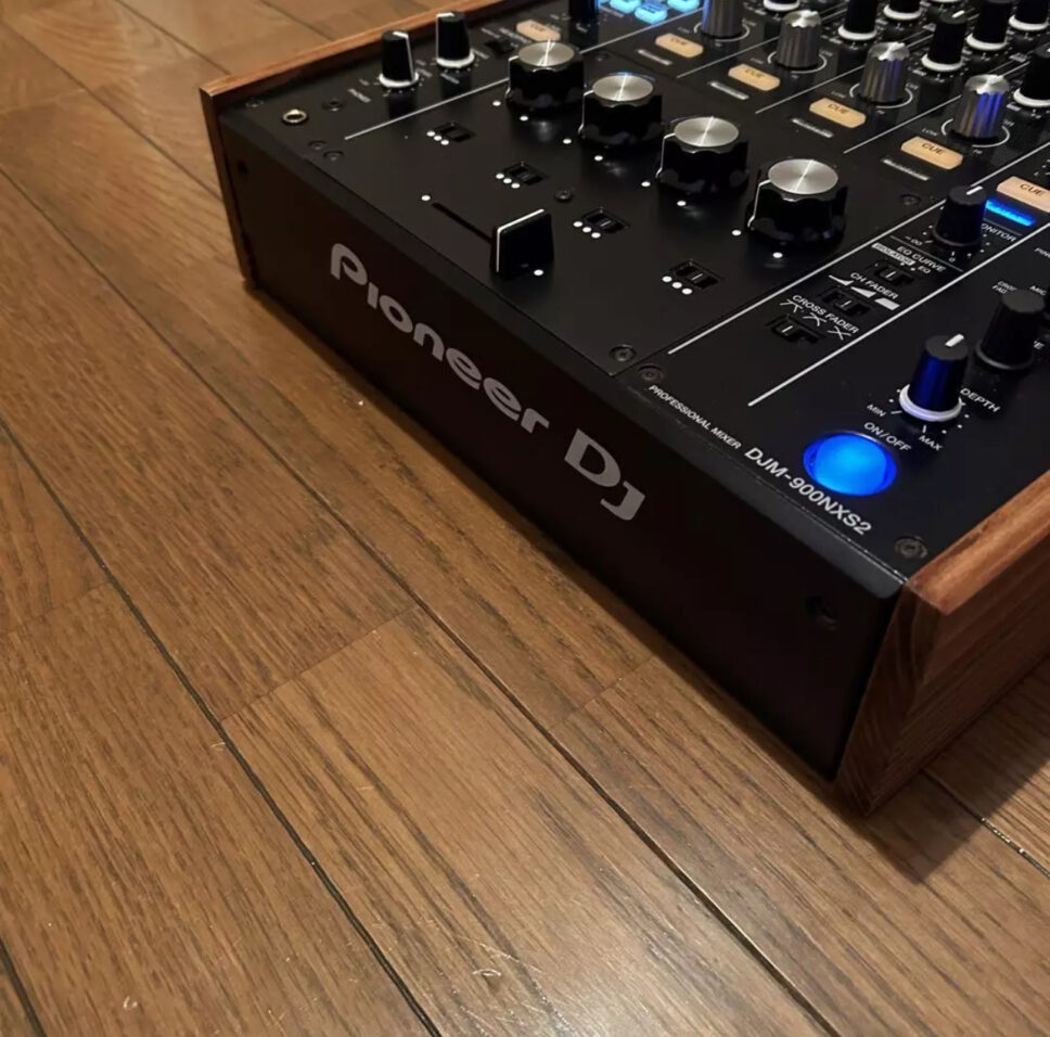 Pioneer DJM-900NXS2 Professional DJ Mixer 4 Channels Color B