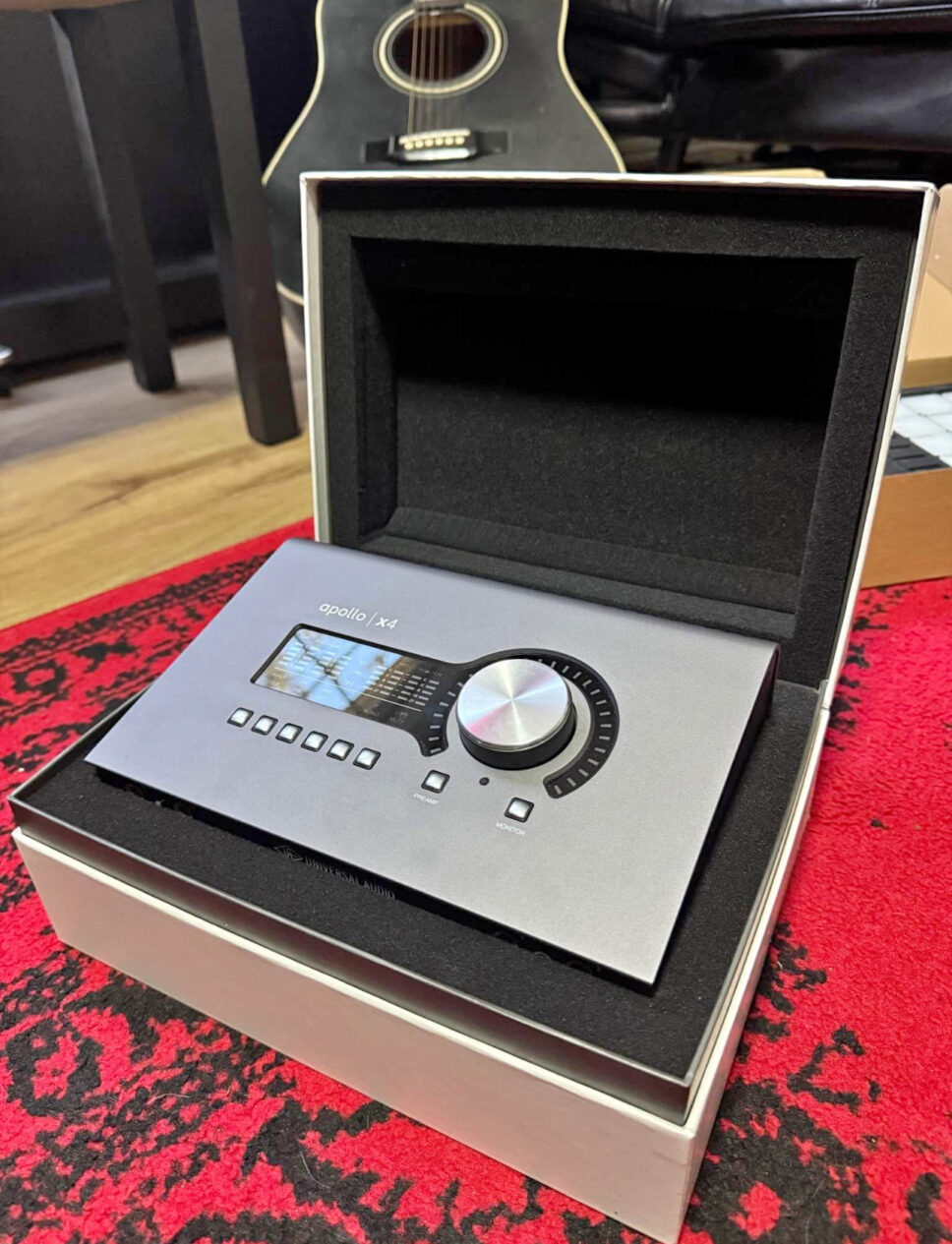 UA Apollo x4 Heritage Edition