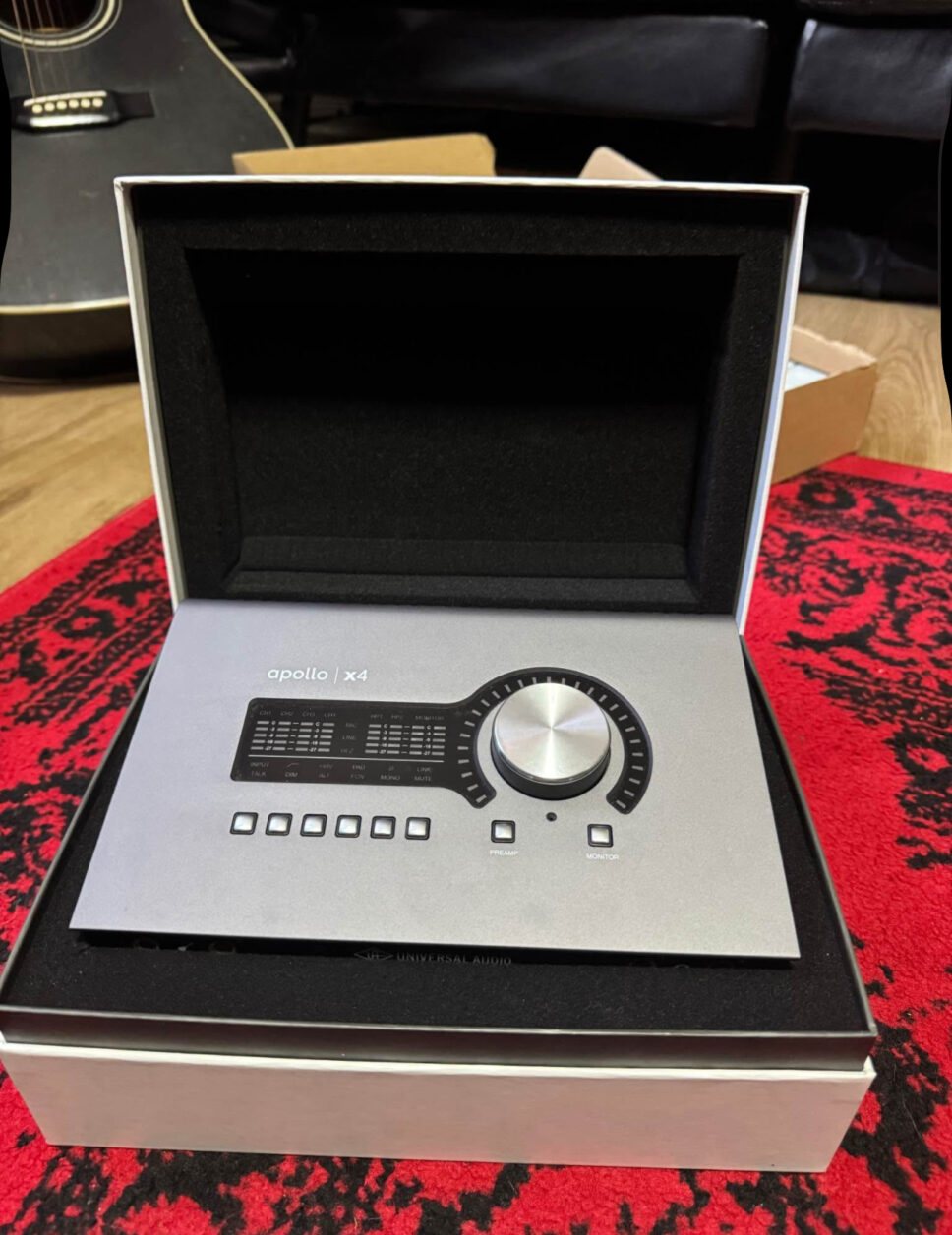 UA Apollo x4 Heritage Edition