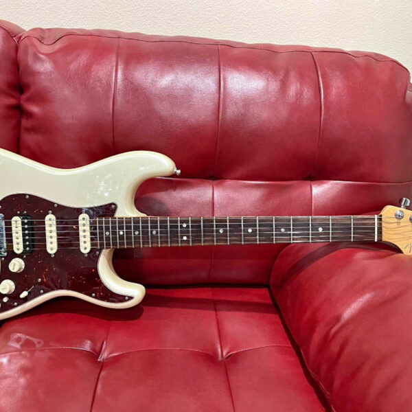 Fender American elite Stratocaster HSS (USA) with cases .