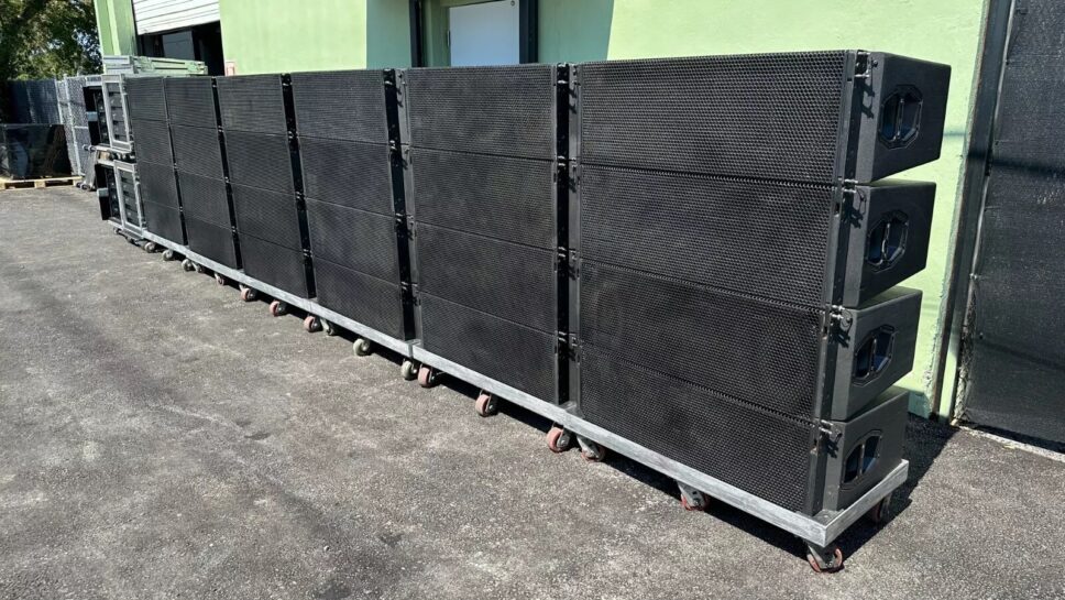 (24) D&B Audiotechnik J8 Line Array Loudspeakers/W(4) D12 Am