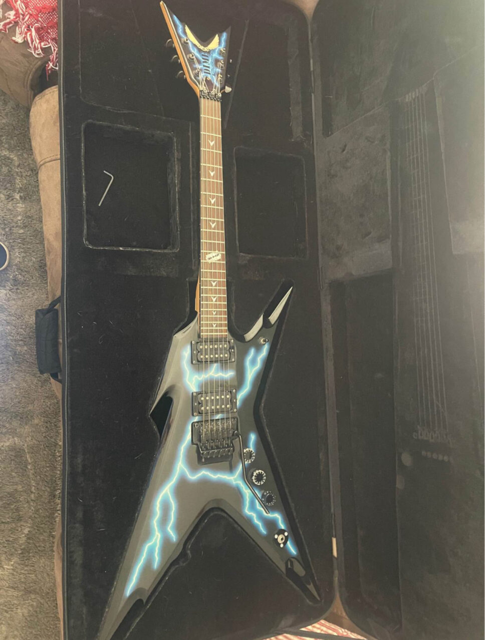 Dean Razorback Lightning Bolt
