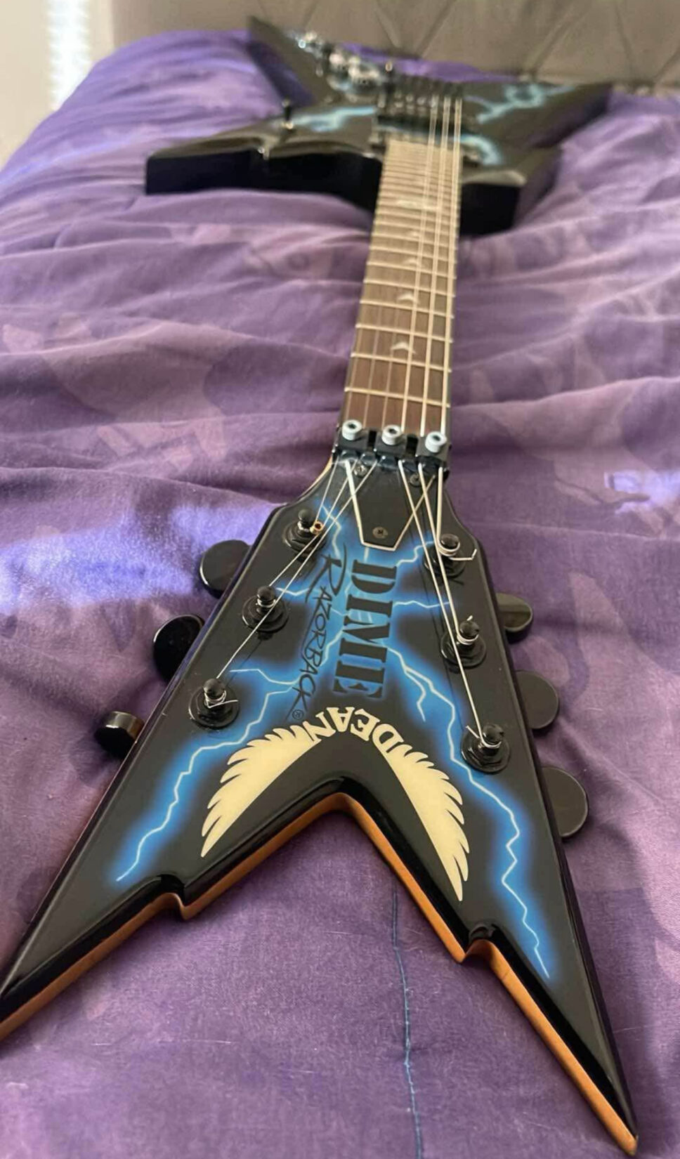 Dean Razorback Lightning Bolt