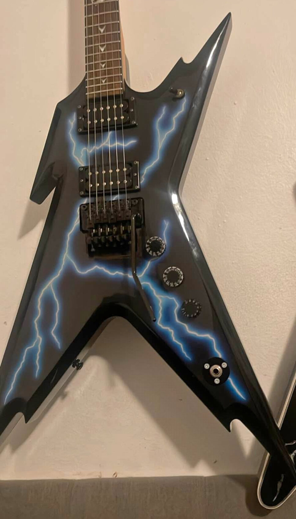 Dean Razorback Lightning Bolt