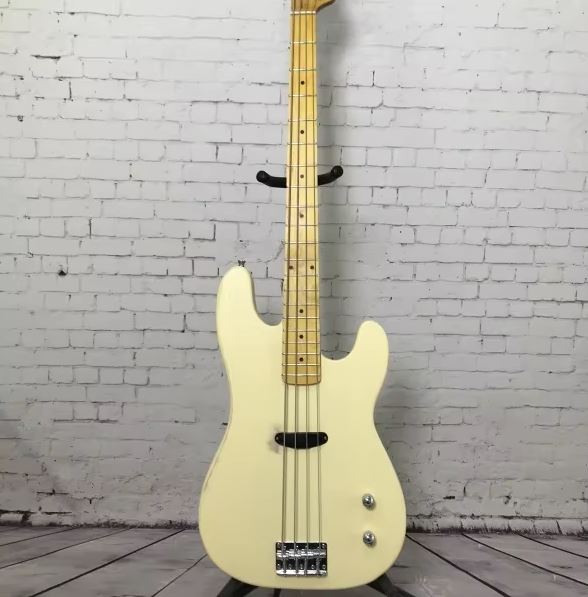 Guitare Basse Personnalisée