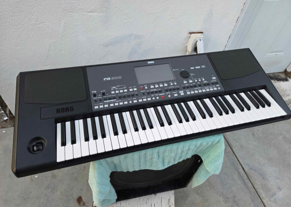 Teclado korg pa600