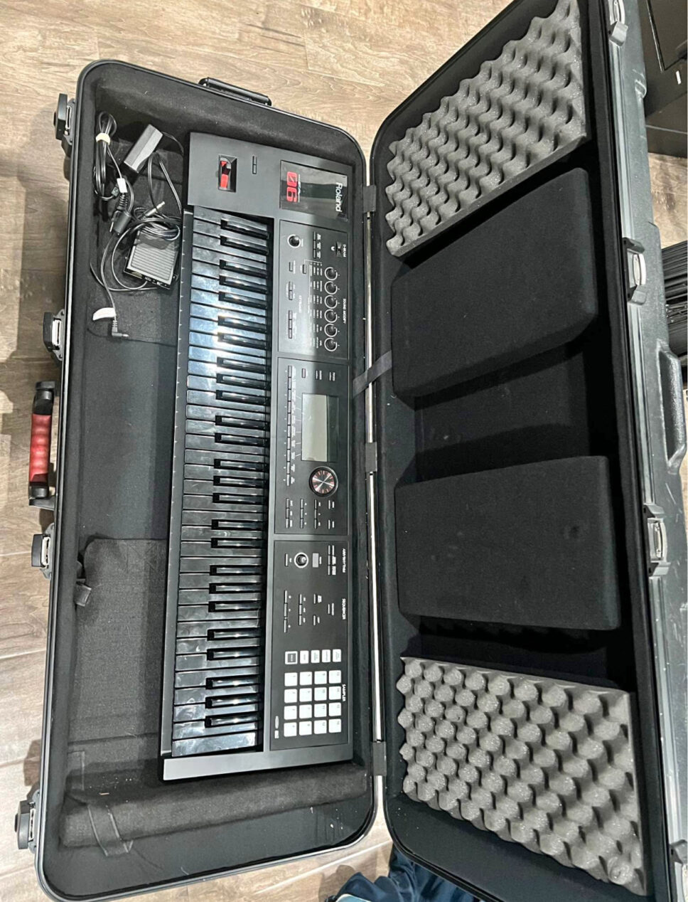 Roland FA 06 black on black