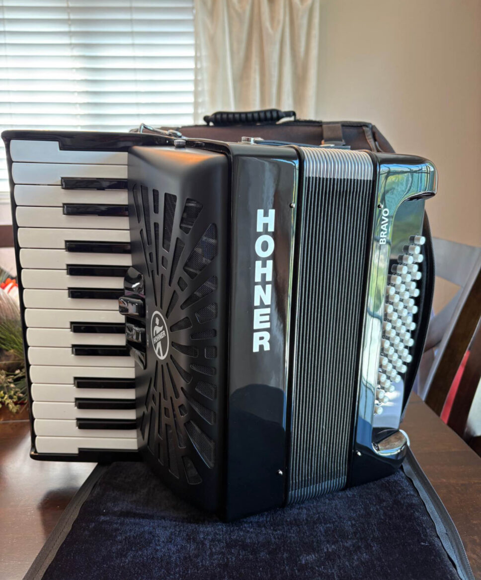 Hohner Bravo 2 piano accordion