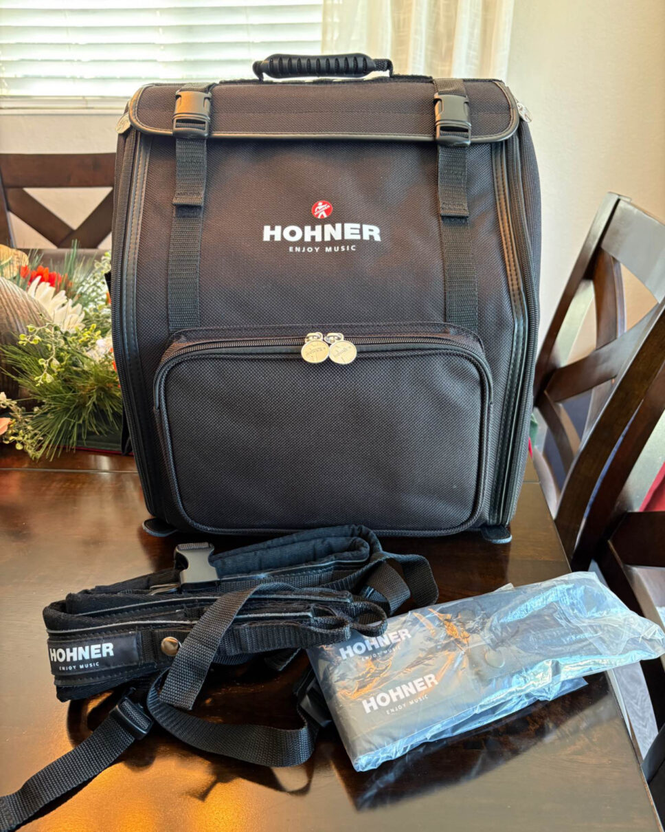 Hohner Bravo 2 piano accordion