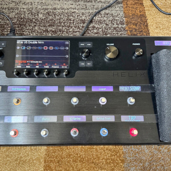 Line 6 Helix Floor + Carrying Case