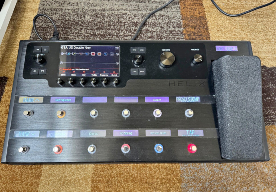 Line 6 Helix Floor + Carrying Case